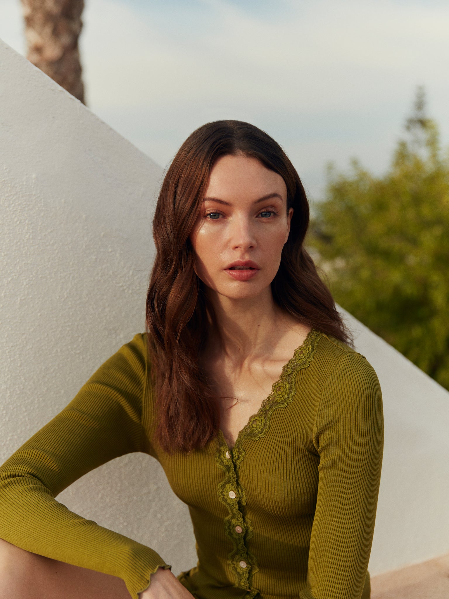 RWBabette Seiden-Strickjacke mit V-Ausschnitt und Spitze