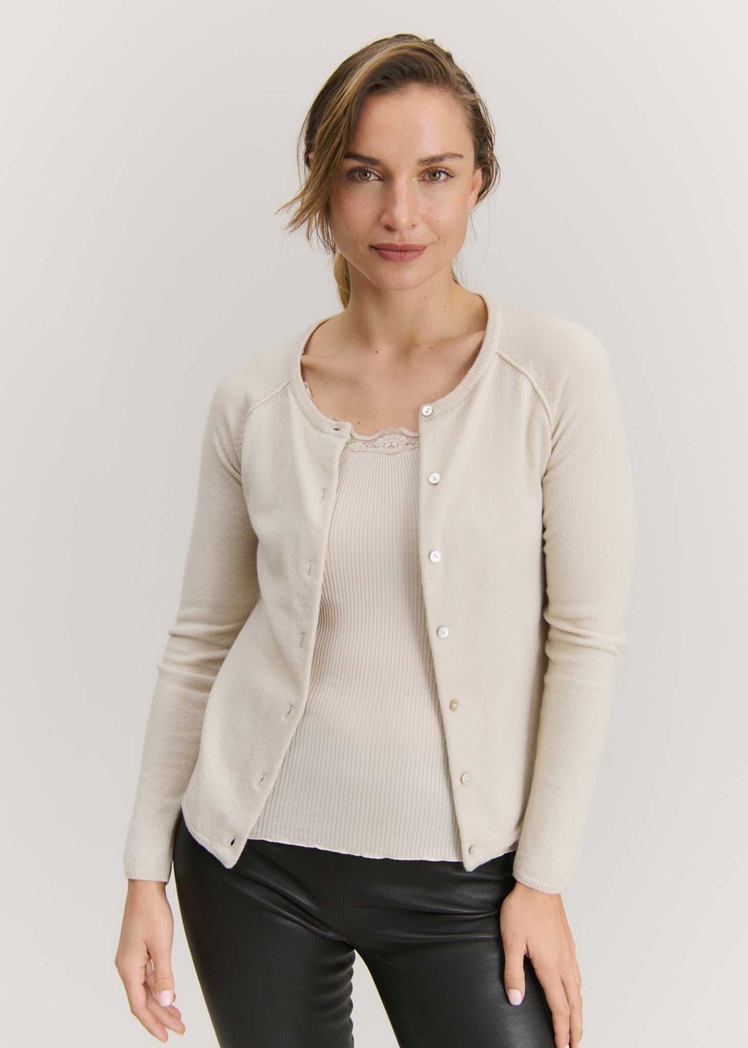 RWLaica kasjmier vest met lange mouwen, ronde hals en raglanmouwen