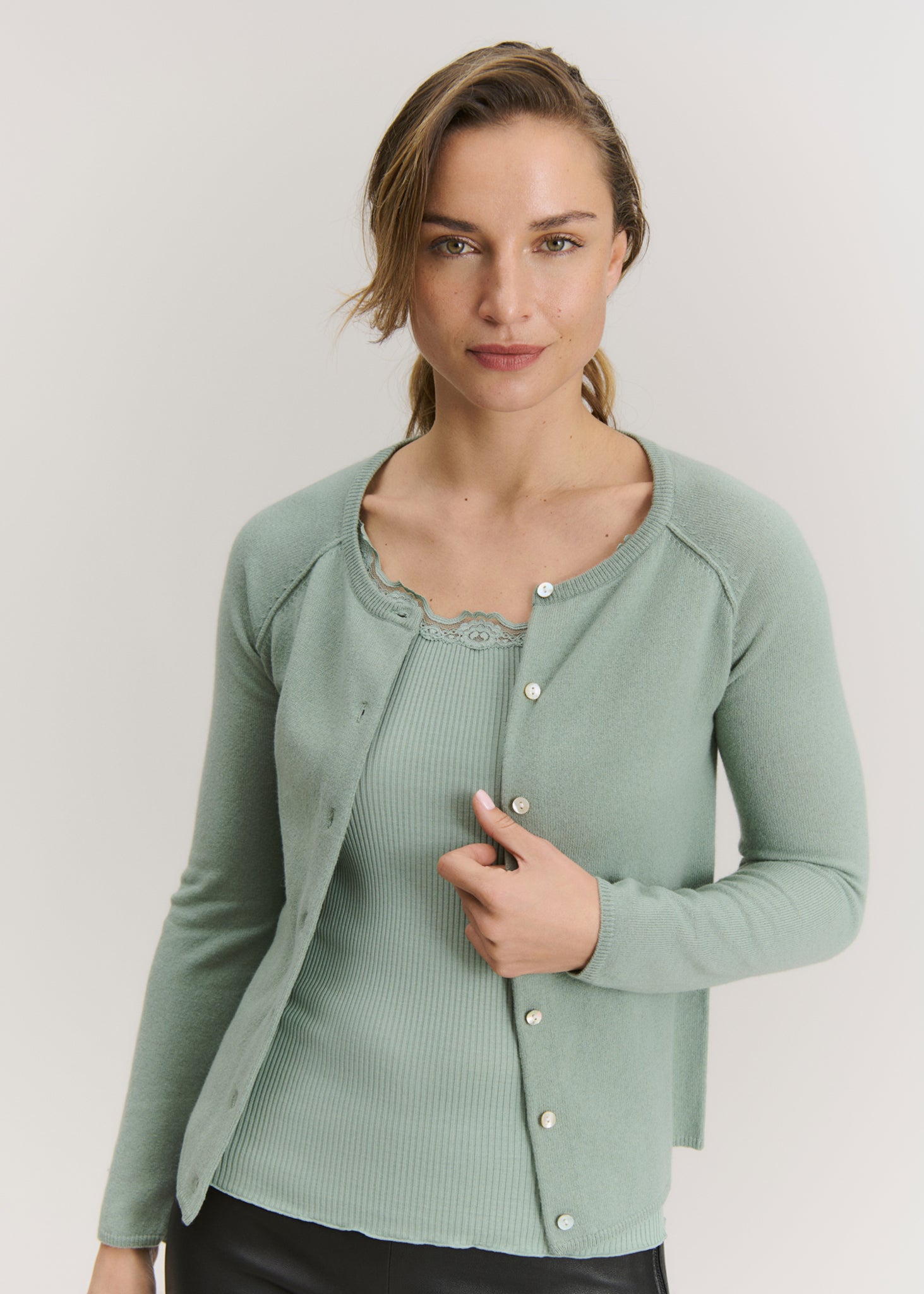 RWLaica kasjmier vest met lange mouwen, ronde hals en raglanmouwen