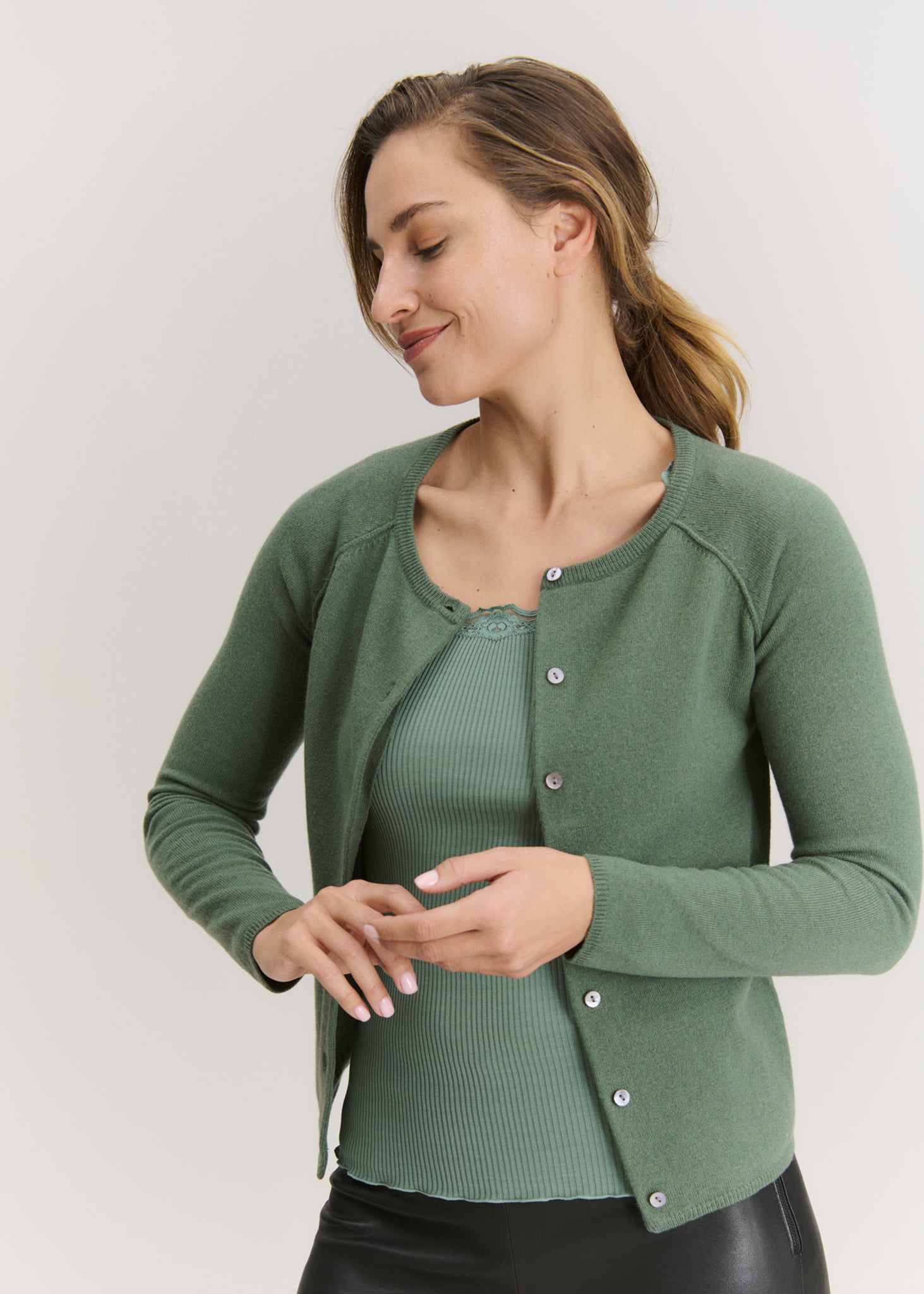 RWLaica kasjmier vest met lange mouwen, ronde hals en raglanmouwen