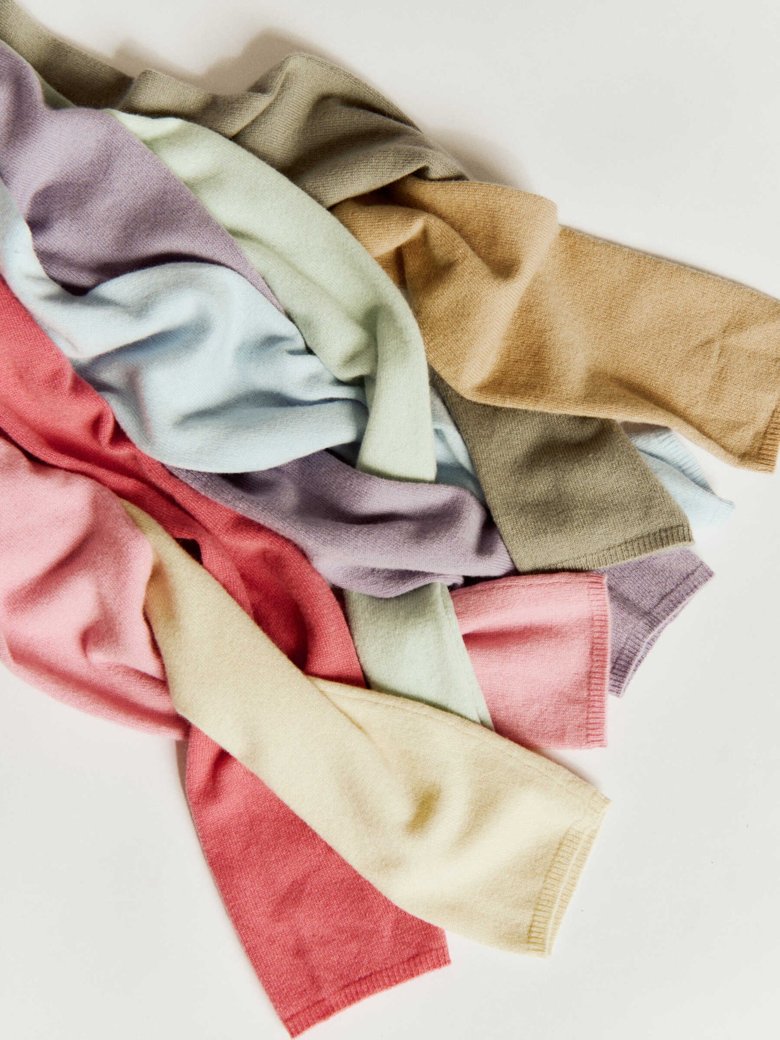 RWLaica Cashmere LS O-neck Raglan Cardigan