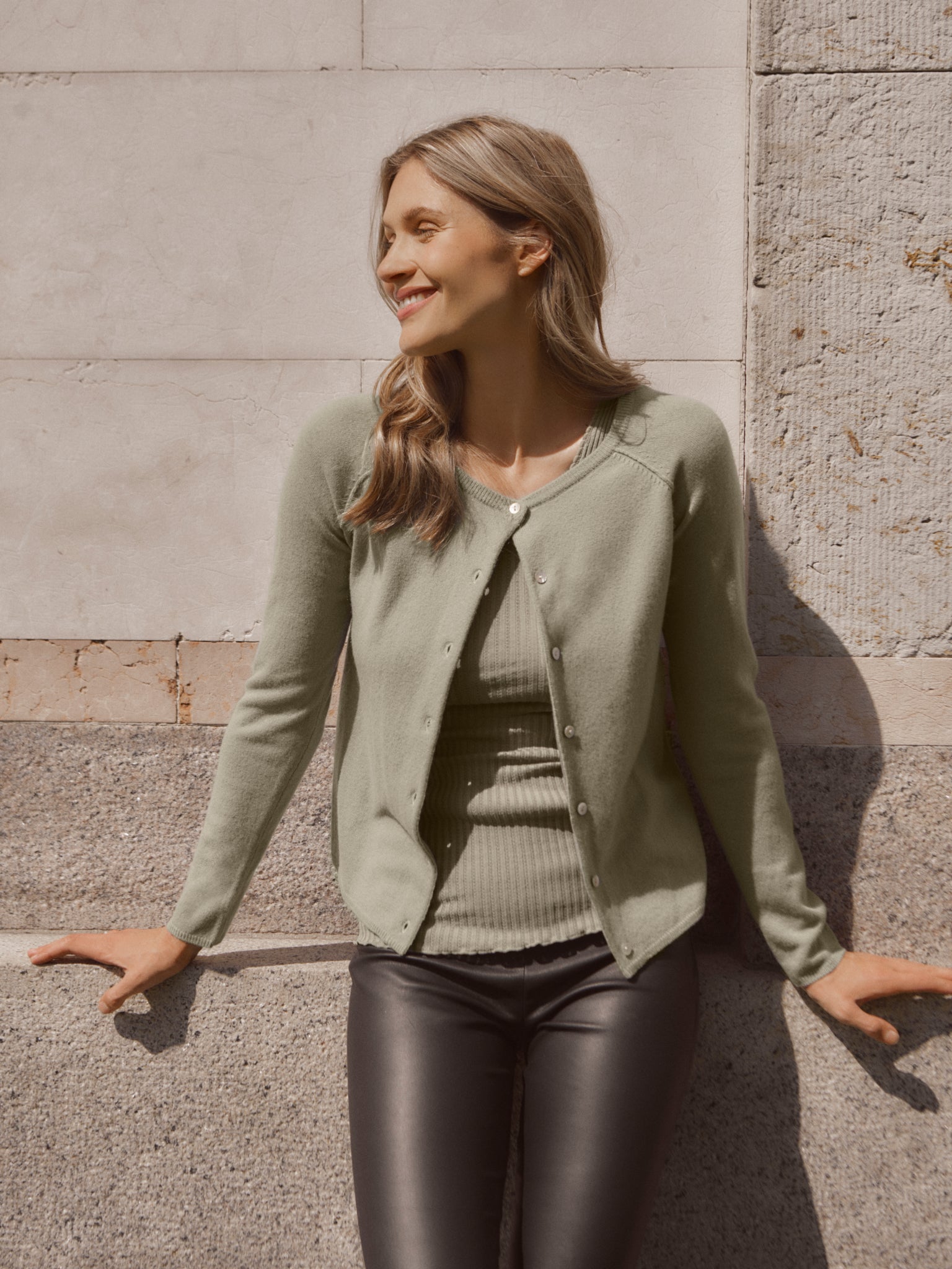 RWLaica Cashmere LS O-neck Raglan Cardigan