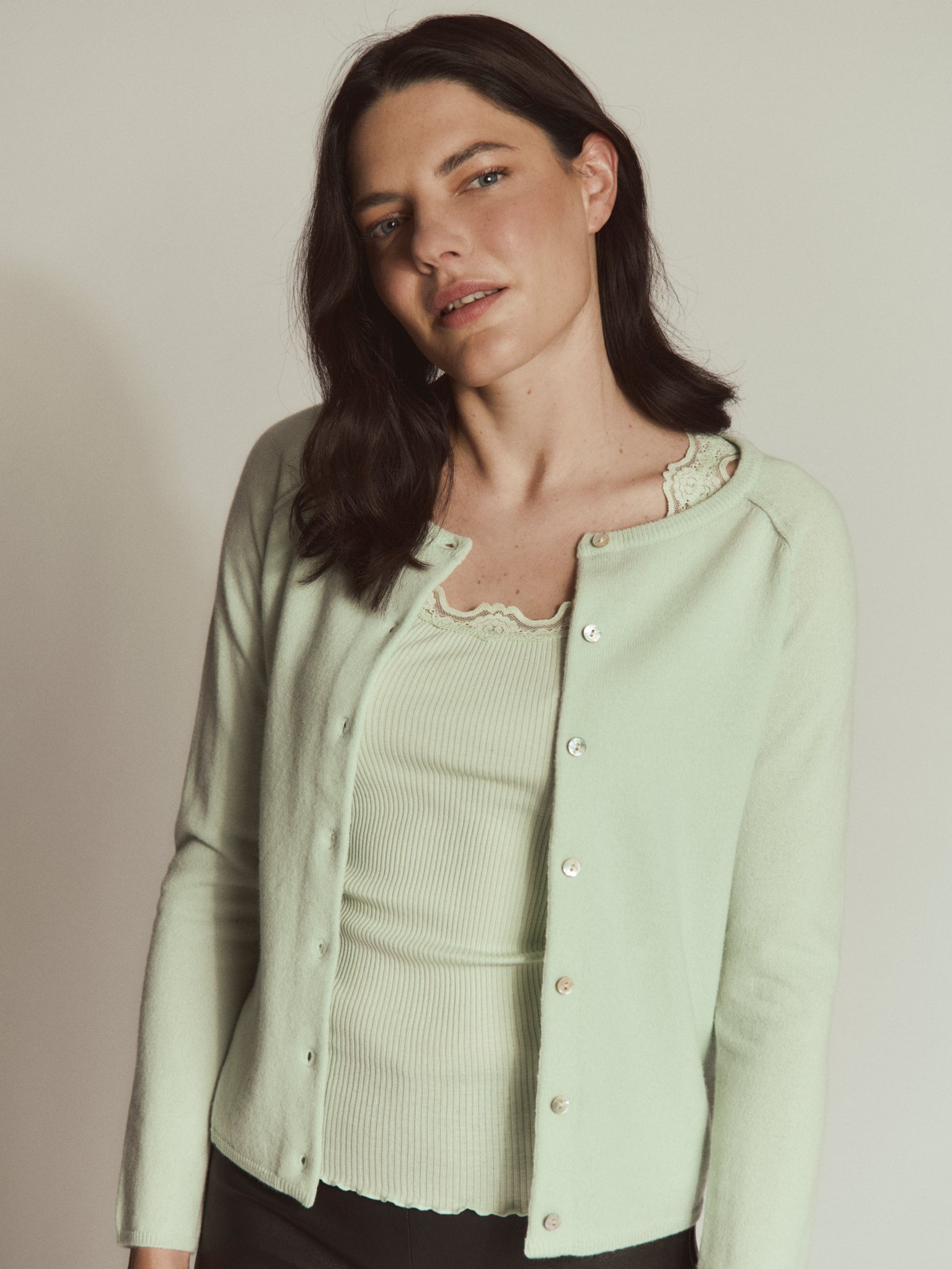 RWLaica kasjmier vest met lange mouwen, ronde hals en raglanmouwen