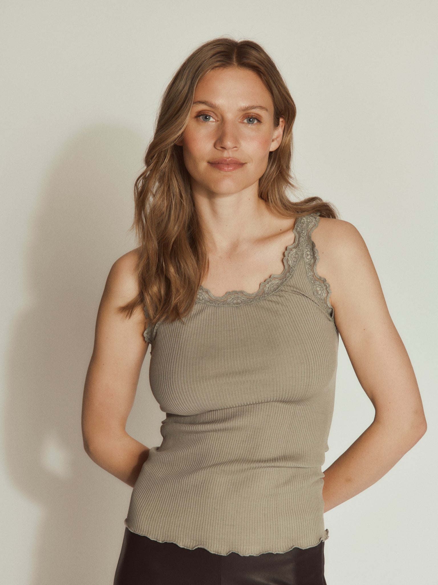 RWBabette Silk SL U-neck Long Lace Top