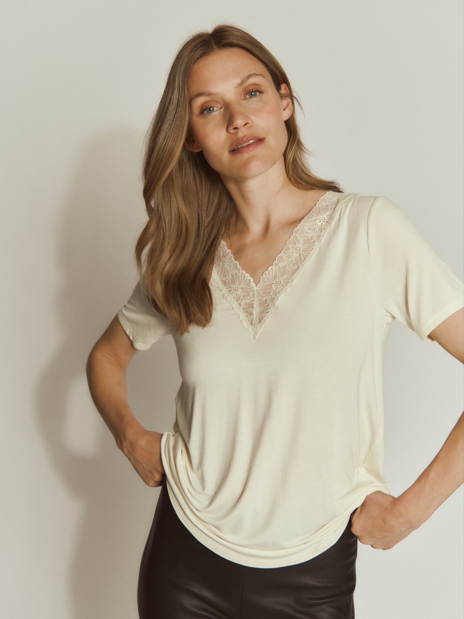 RWBiarritz V-neck Lace T-shirt T-SHIRT SS Rosemunde Woman