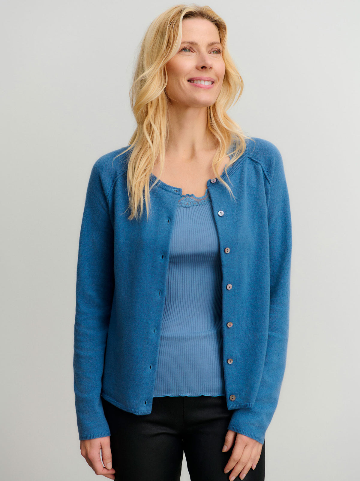 RWLaica Cashmere Long Sleeve O-neck Raglan Cardigan