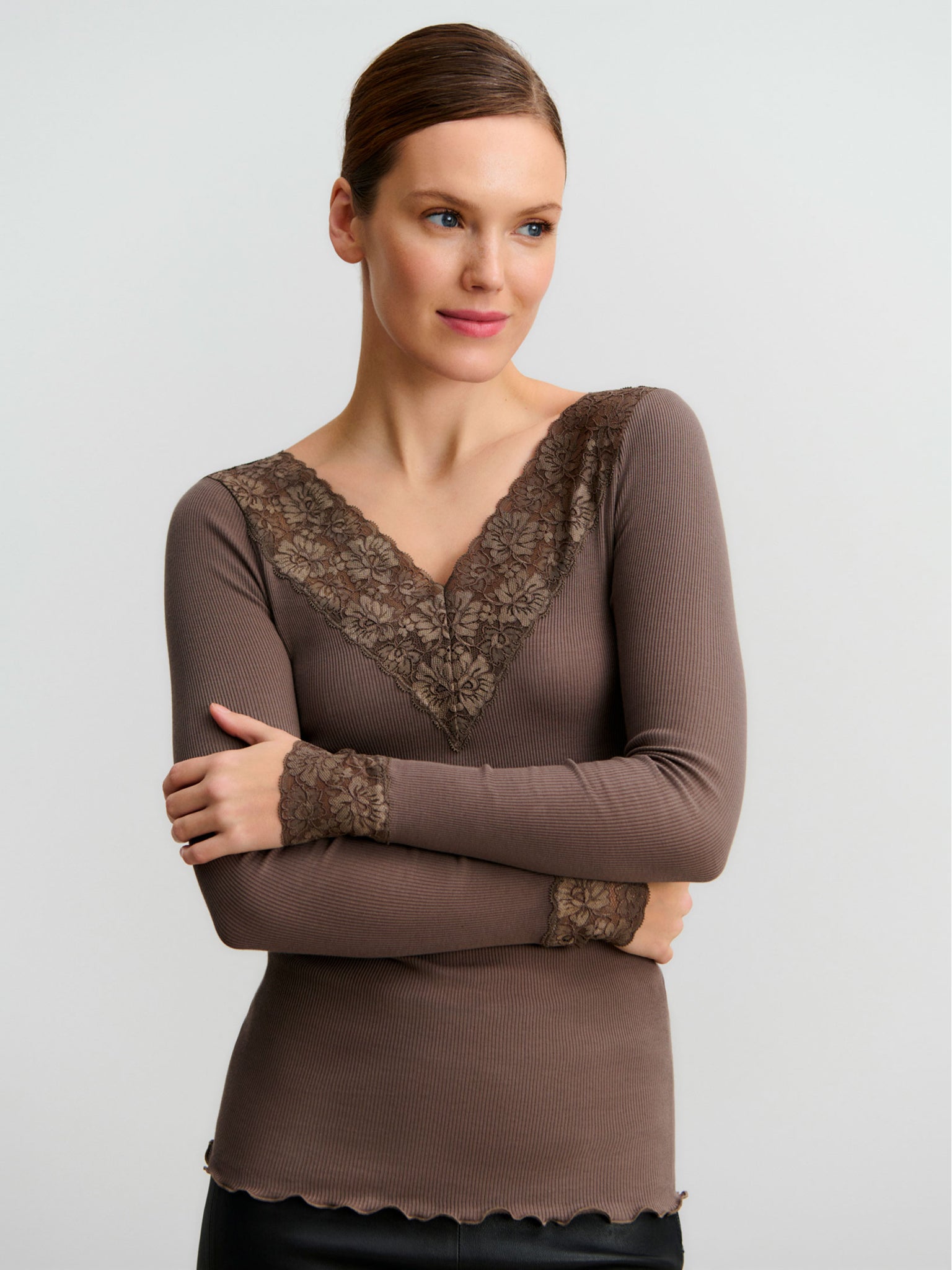 RWBernadine Organic LS V-neck Lace T-shirt T-SHIRT LS Rosemunde Woman
