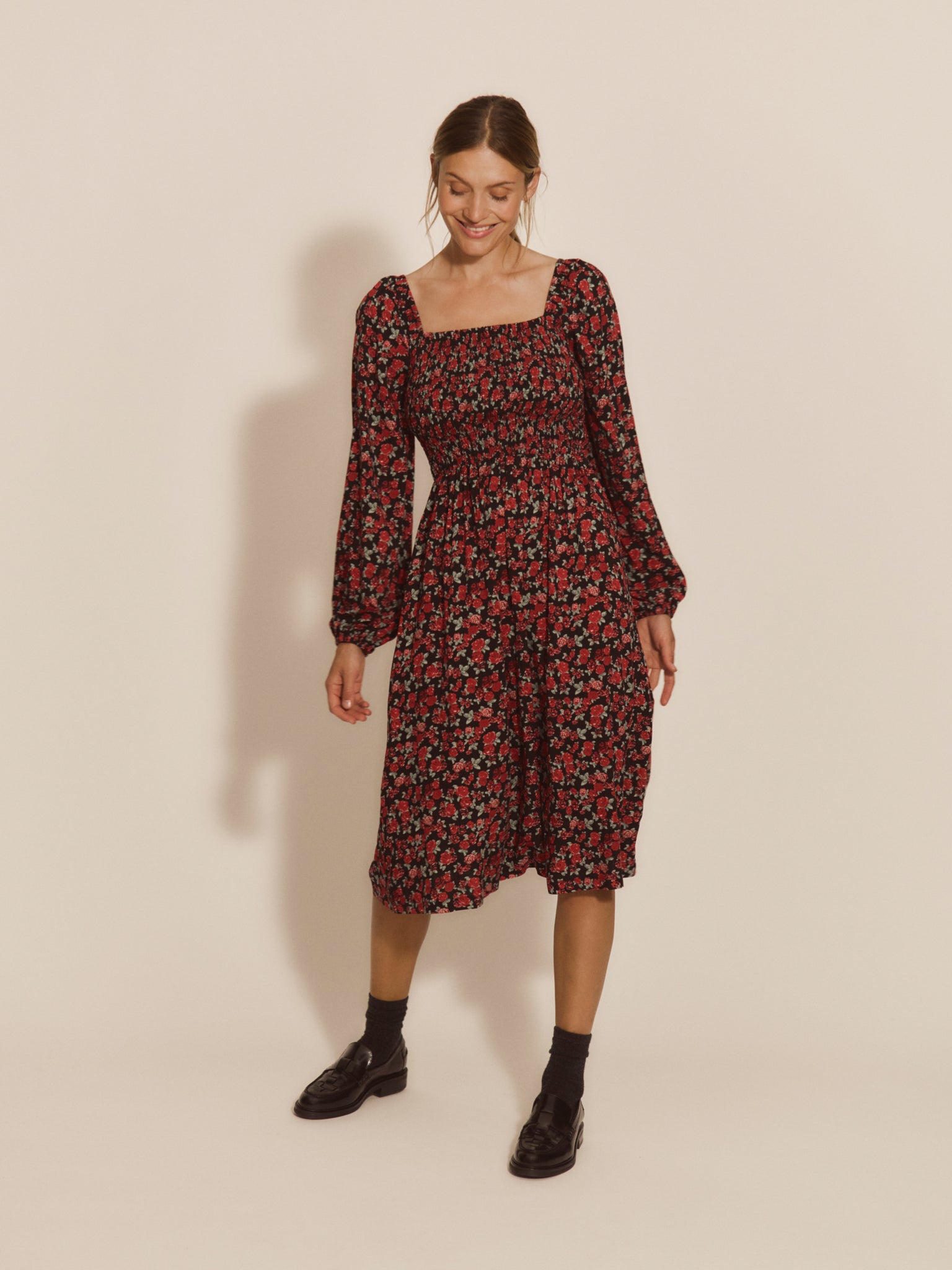 RWElif Long Sleeve Smock Knee Dress