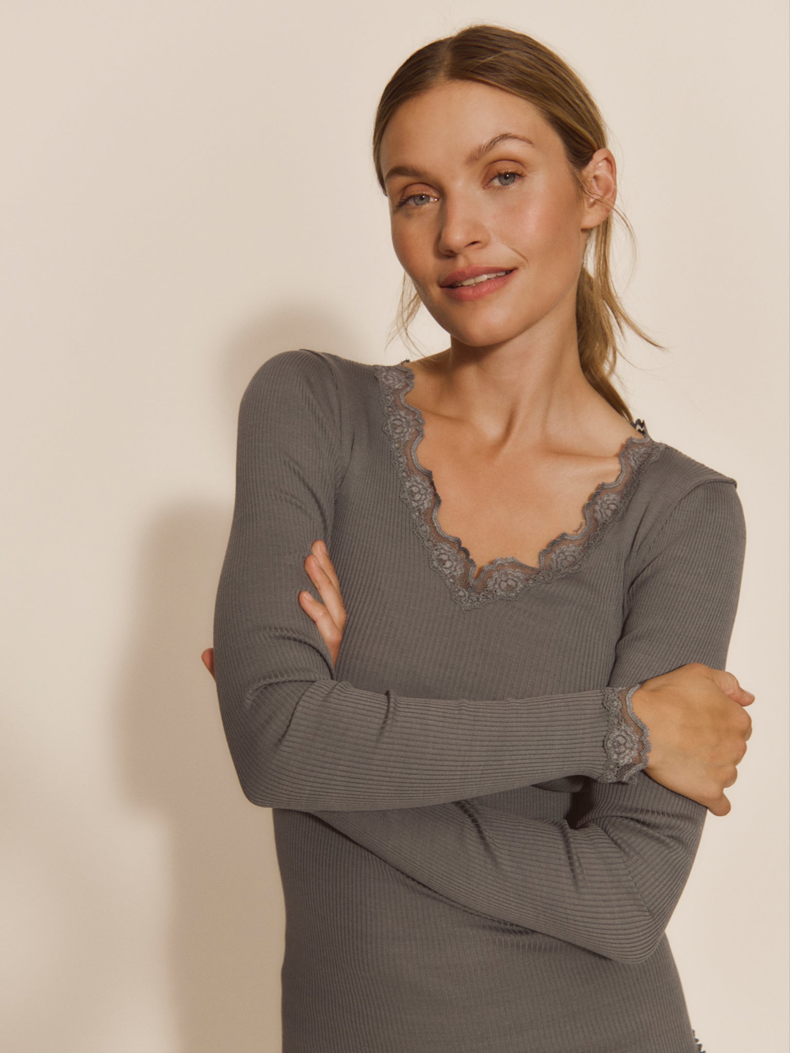 RWBeatha Silk LS V-neck Lace T-shirt T-SHIRT LS Rosemunde Woman