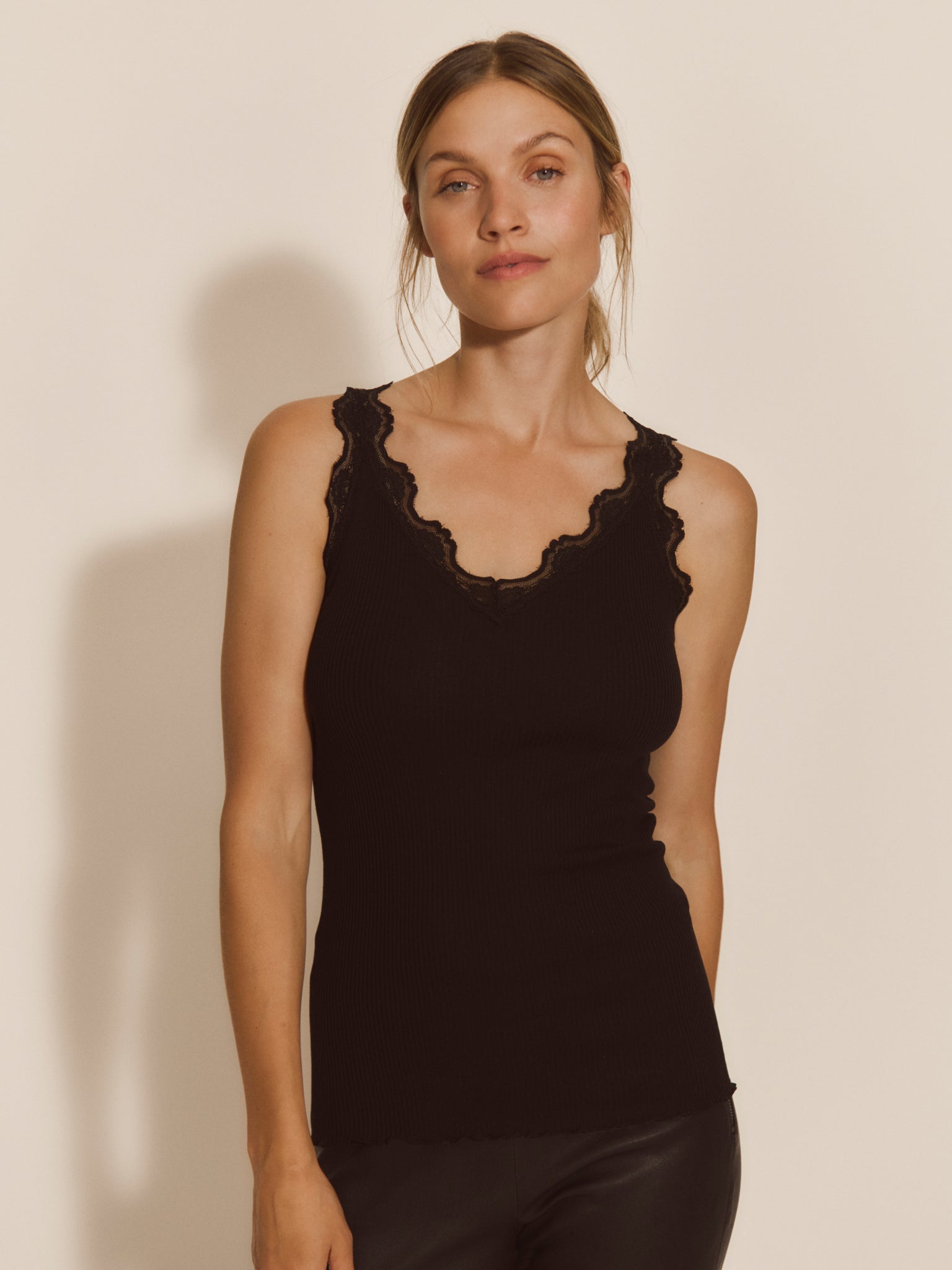 RWBeatha Silk SL V-neck Lace Top TOP Rosemunde Woman