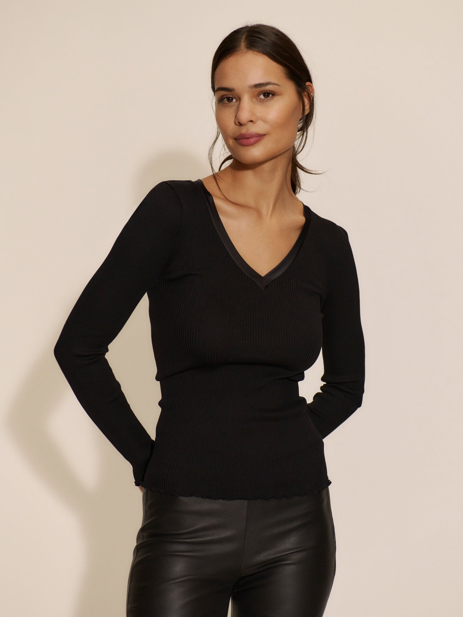 RWBeatha Silk V-Neck Satin Tape T-shirt T-SHIRT LS Rosemunde Woman