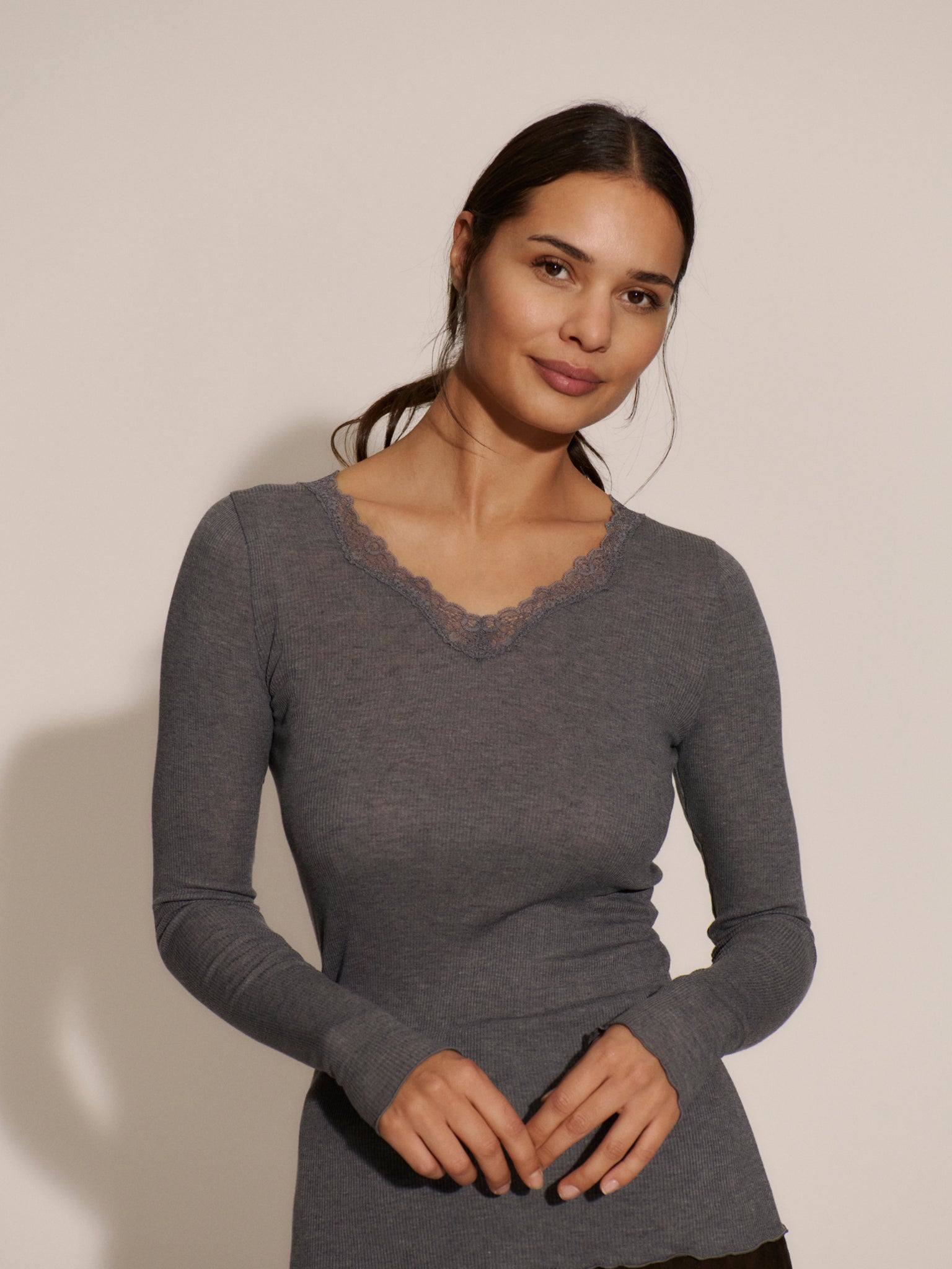 RWBurlington Wool LS V-neck Lace T-shirt T-SHIRT LS Suzhou Kingsma I/E Co., Ltd. (USD)