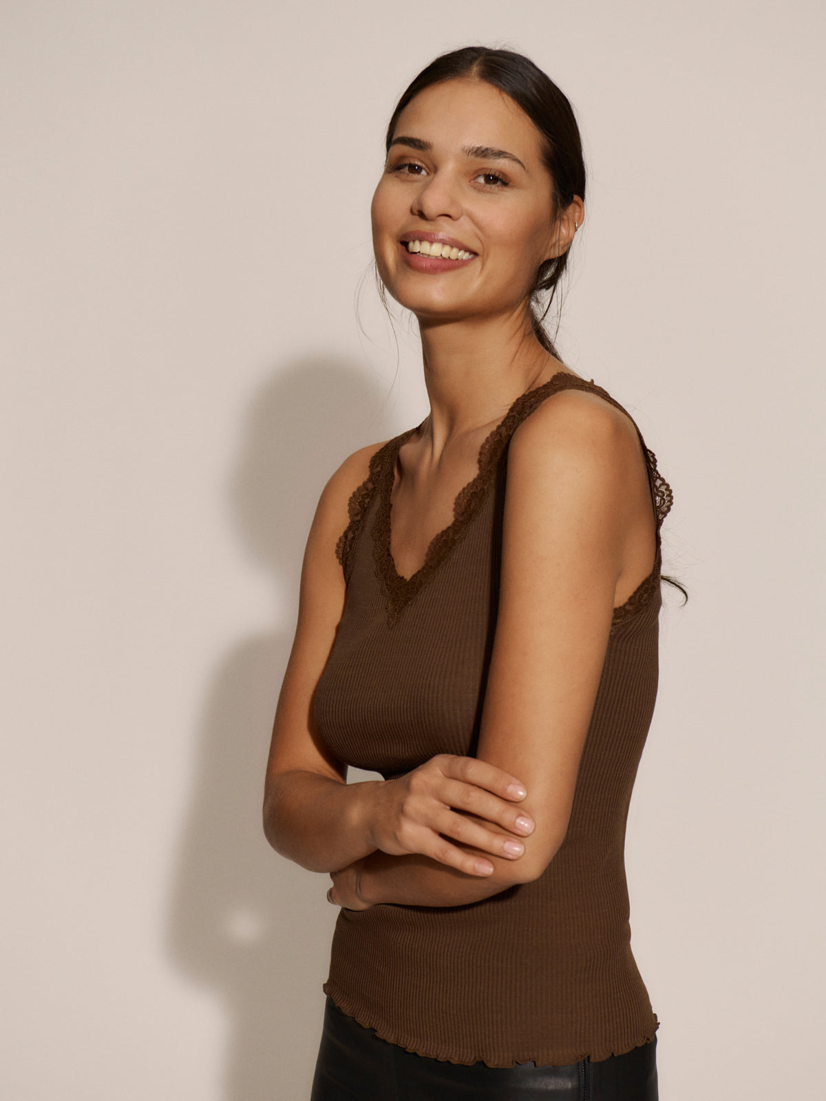 RMWBalta Modal Lace Sleeveless V-neck Top