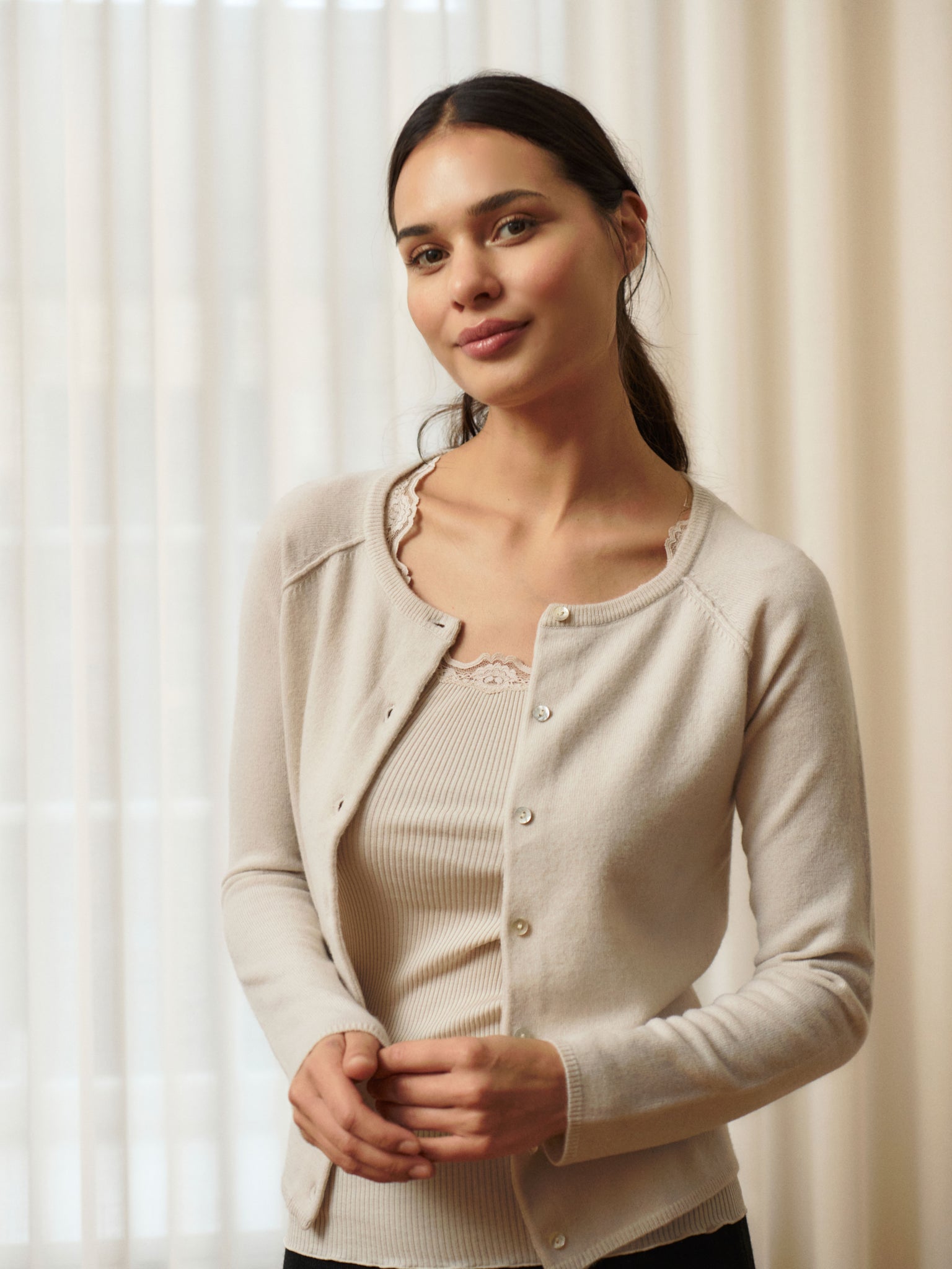 RWLaica kasjmier vest met lange mouwen, ronde hals en raglanmouwen