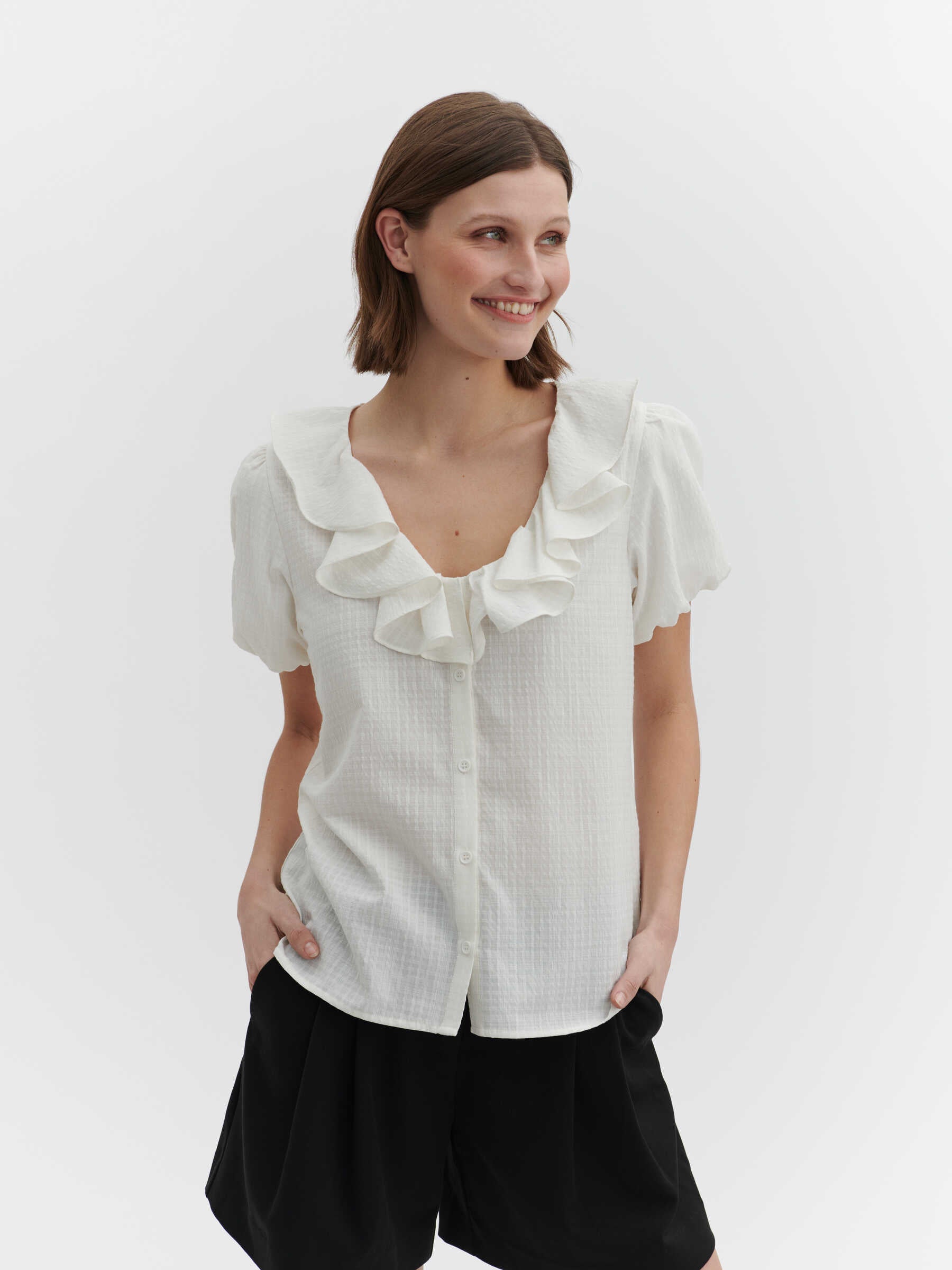 White ruffle blouse shops short sleeve