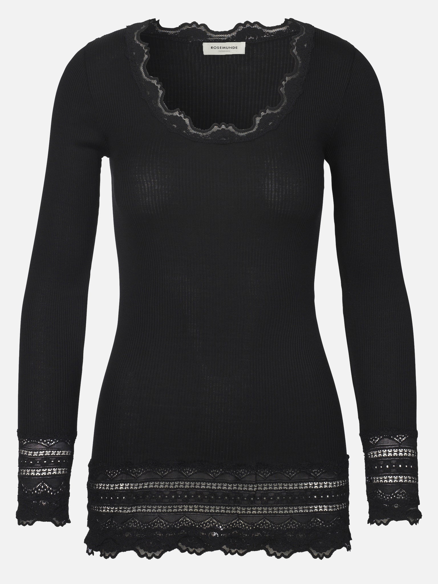 Long sleeved blouse with lace