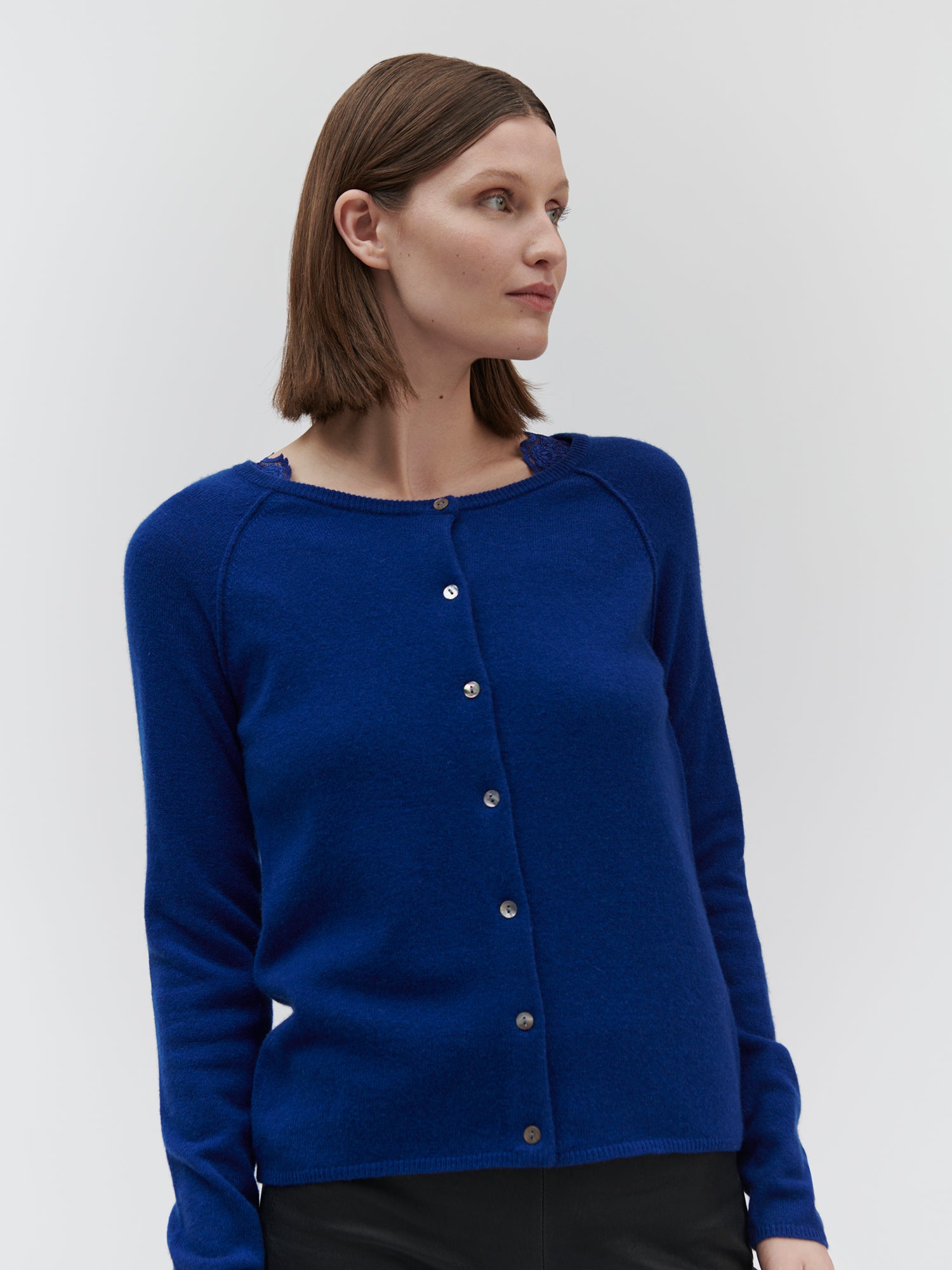 RWLaica O-neck Cardigan