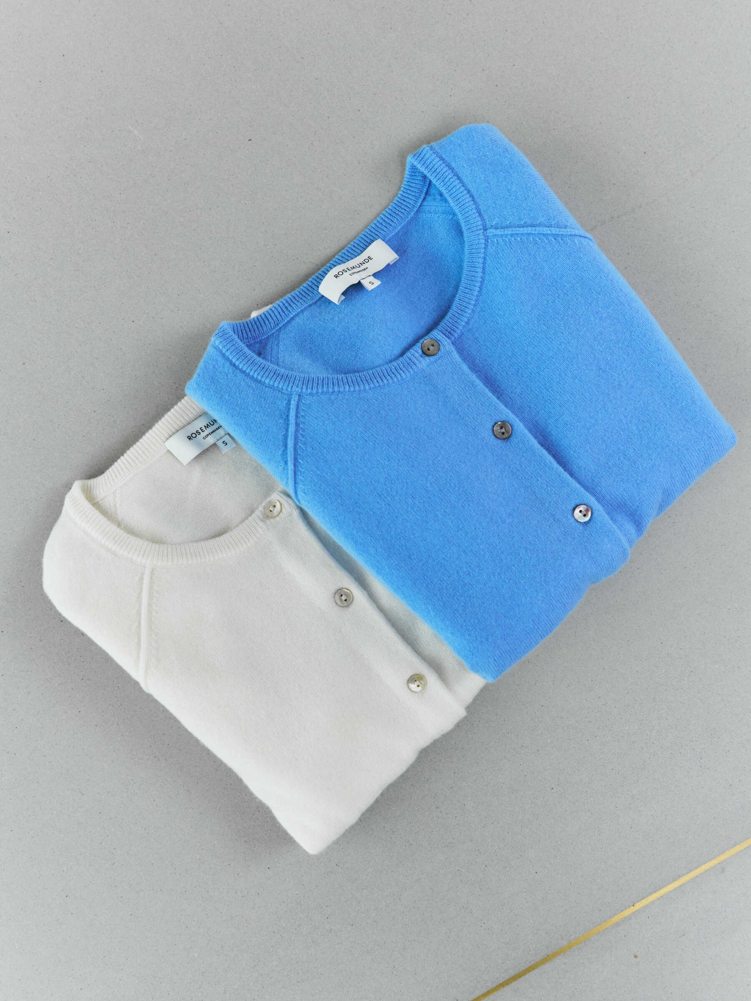 RWLaica kasjmier vest met lange mouwen, ronde hals en raglanmouwen