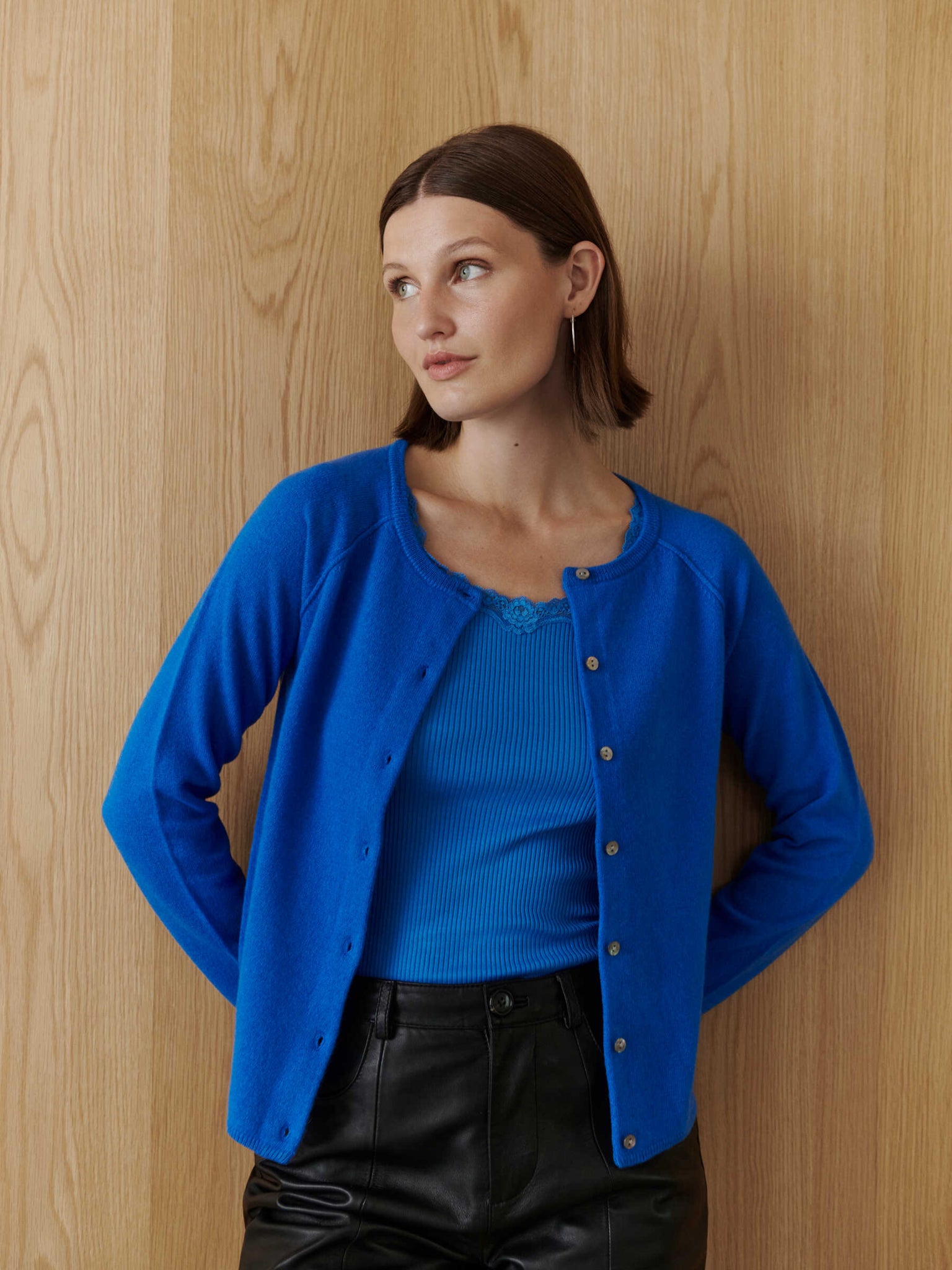 RWLaica kasjmier vest met lange mouwen, ronde hals en raglanmouwen