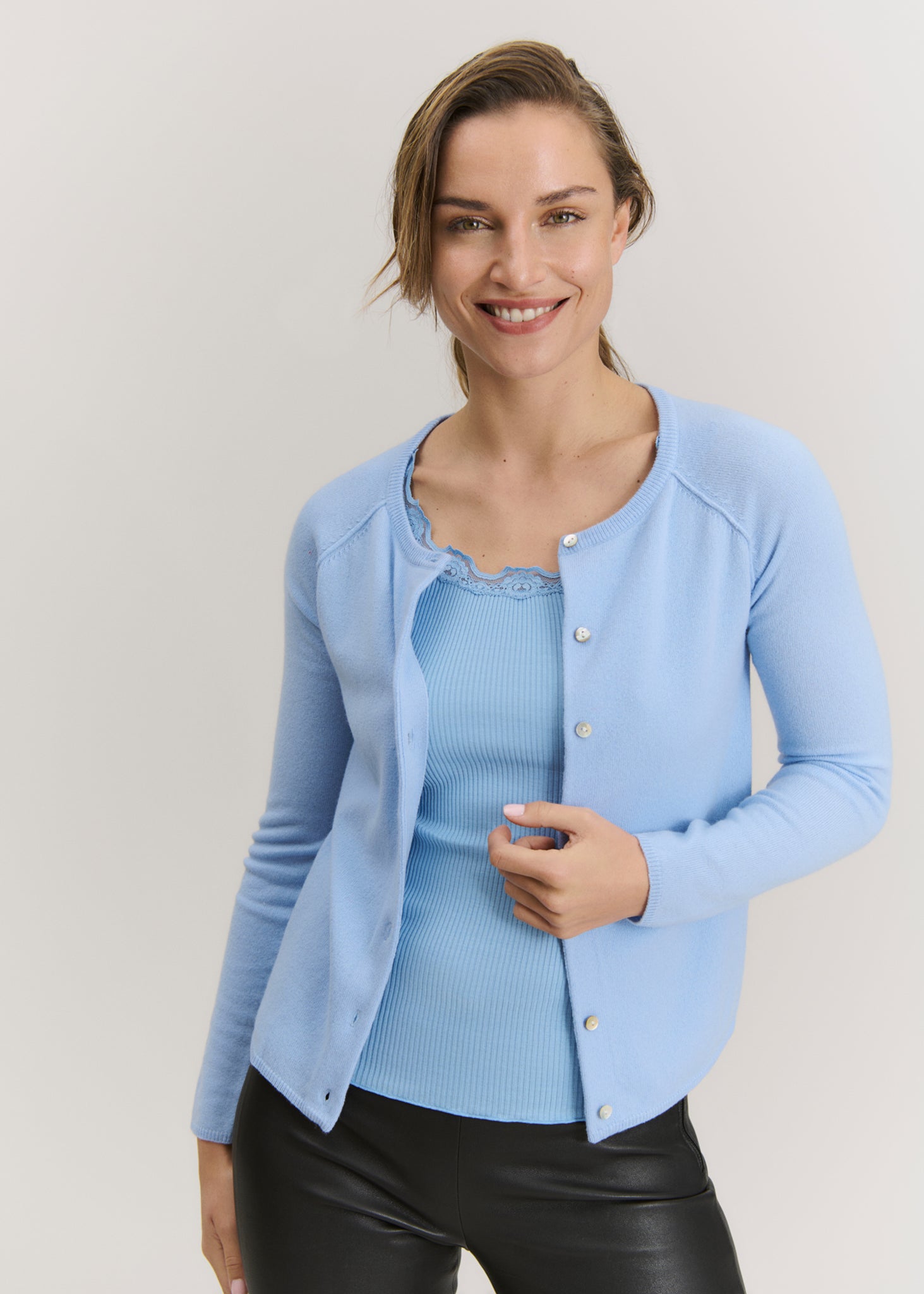 RWLaica kasjmier vest met lange mouwen, ronde hals en raglanmouwen