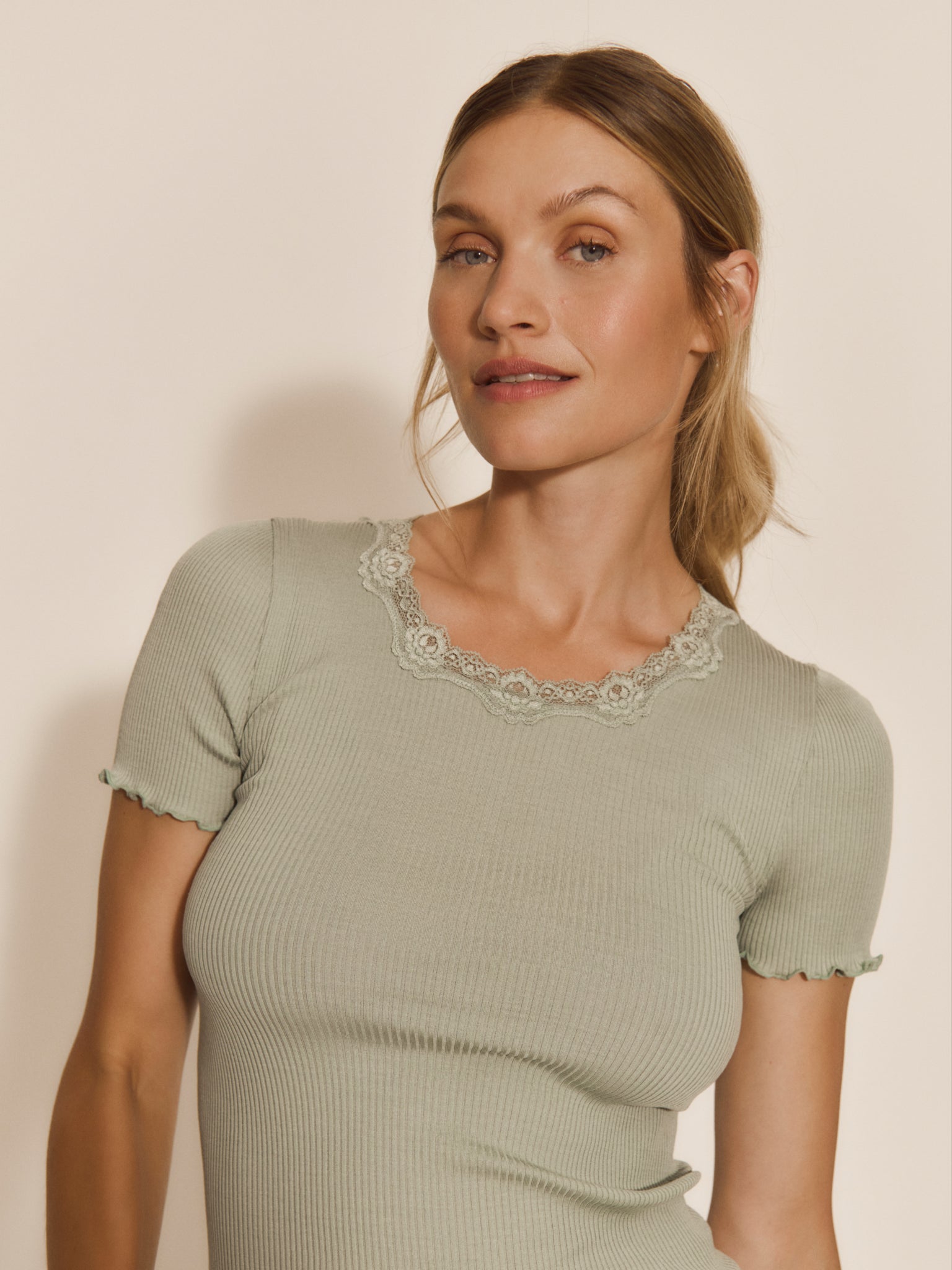 RWBeatha Silk SS Lace T-shirt