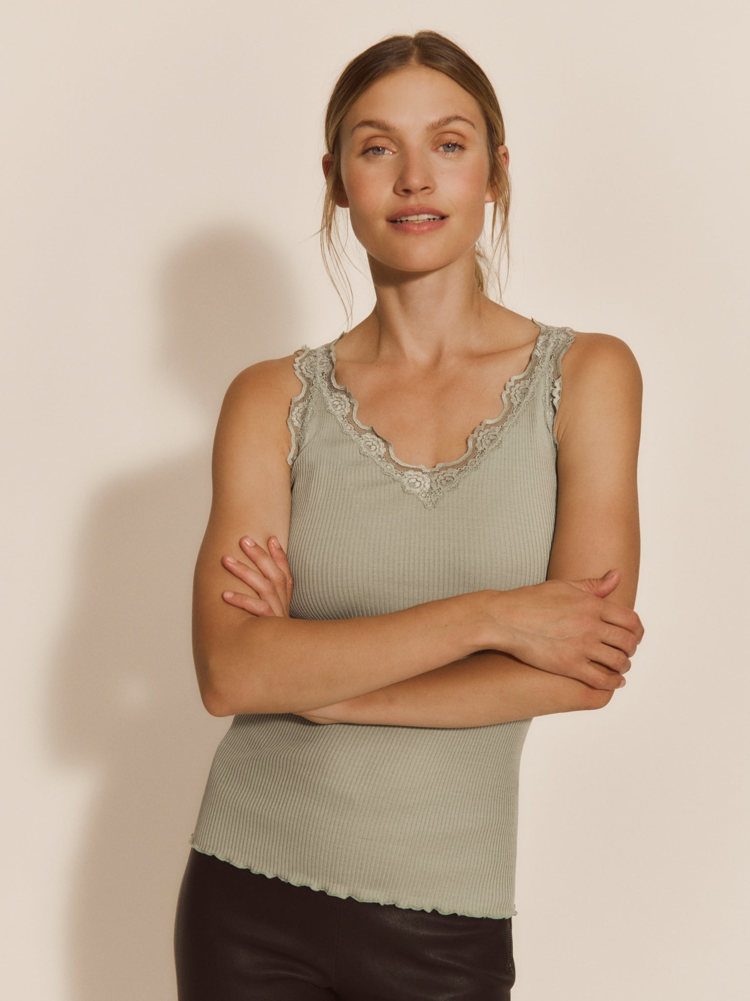 RWBeatha Silke SL V-hals blonde Top
