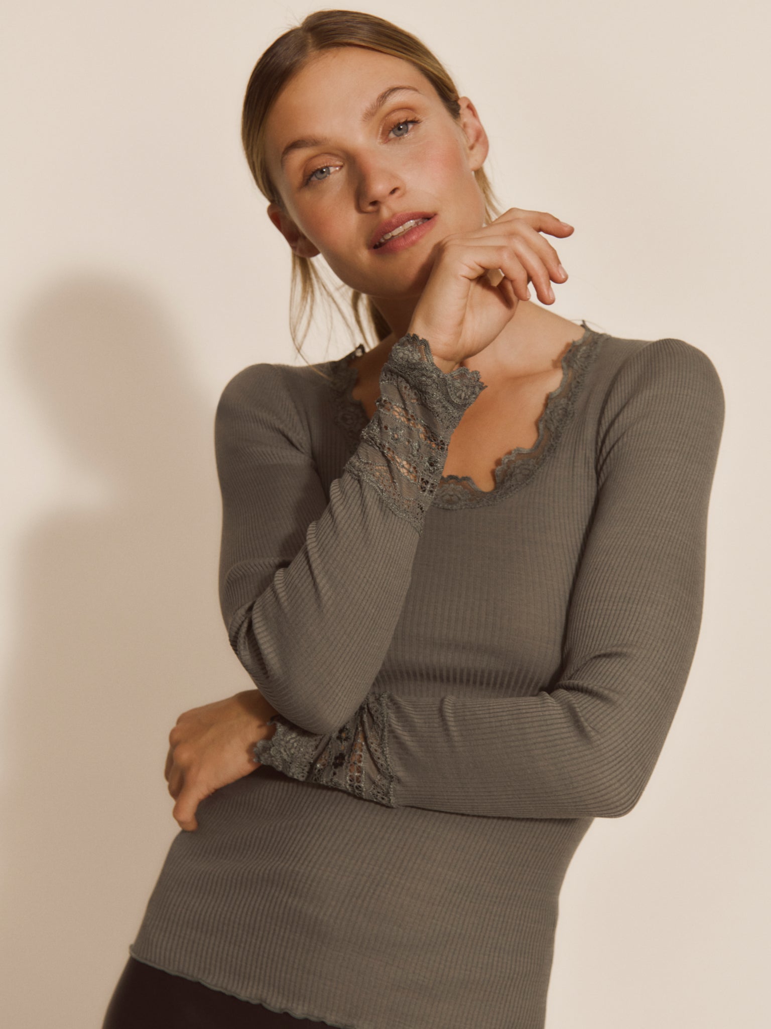 RWBenita Silk LS O-neck Lace T-shirt