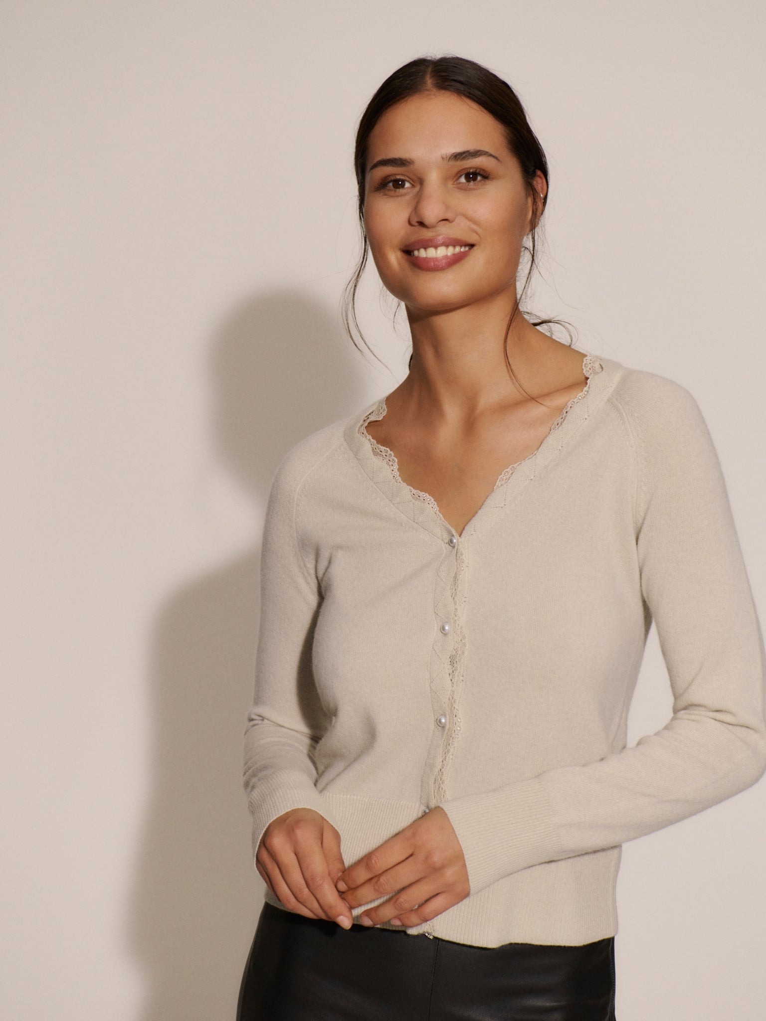 RWLaica Cashmere Longsleeve V-neck Lace Cardigan CARDIGAN Rosemunde Woman