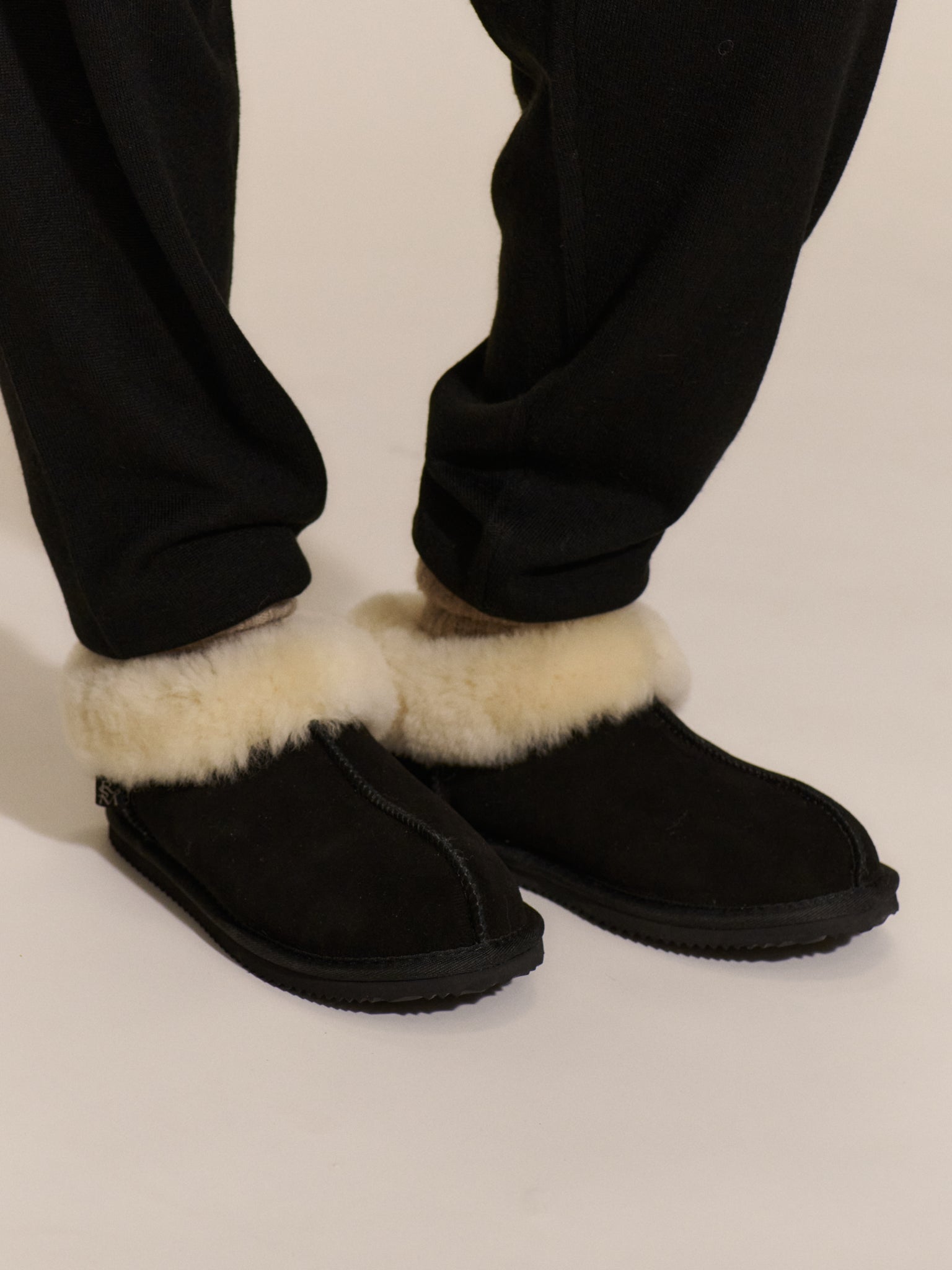 RHEvelyn Leather Closed Ankle Slipper SLIPPERS Rosemunde Woman